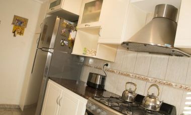 DUPLEX DE 4 AMBIENTES CON GARAGE DOBLE. Duplex en Venta.