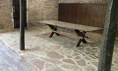 CASA QUINTA EN BARRIO CORIMAYO, BURZACO.