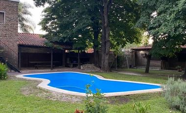 CASA QUINTA EN BARRIO CORIMAYO, BURZACO.