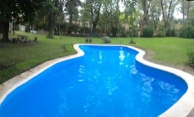 CASA QUINTA EN BARRIO CORIMAYO, BURZACO.