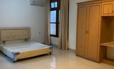 DIJUAL RUMAH di Jl KEMANG TERUSAN, JAKSEL (dgn SWIMMING POOL)
