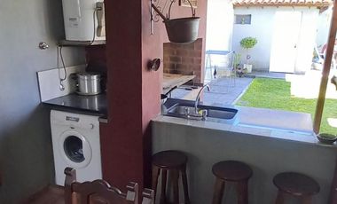 Casa cuatro ambientes con pileta reciclada a nuevo - Concordia 1000 Haedo