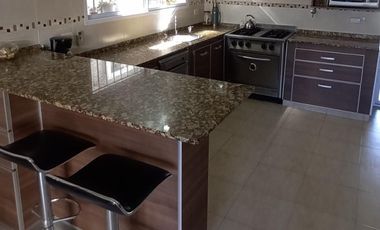 Casa cuatro ambientes con pileta reciclada a nuevo - Concordia 1000 Haedo