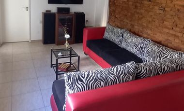 Casa cuatro ambientes con pileta reciclada a nuevo - Concordia 1000 Haedo