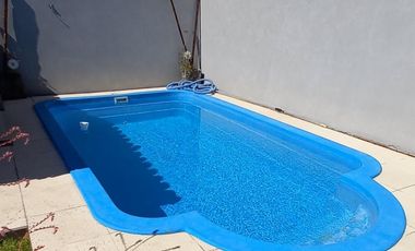 Casa cuatro ambientes con pileta reciclada a nuevo - Concordia 1000 Haedo