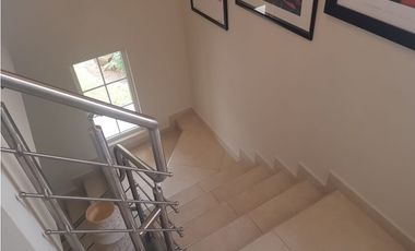 Sea Confiable vende casa en La Reserva de Versalles modelo Toledo