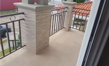 Sea Confiable vende casa en La Reserva de Versalles modelo Toledo