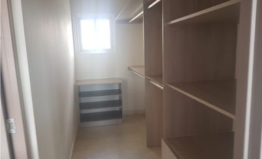 Sea Confiable vende casa en La Reserva de Versalles modelo Toledo