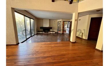 CASA COMERCIAL EN VENTA FRENTE PLAZA MULCHÉN