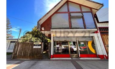 CASA COMERCIAL EN VENTA FRENTE PLAZA MULCHÉN