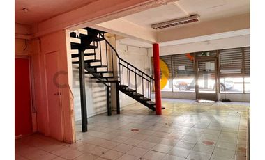 CASA COMERCIAL EN VENTA FRENTE PLAZA MULCHÉN