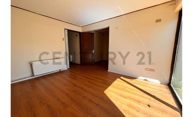 CASA COMERCIAL EN VENTA FRENTE PLAZA MULCHÉN