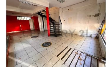 CASA COMERCIAL EN VENTA FRENTE PLAZA MULCHÉN