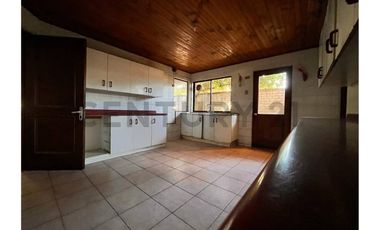 CASA COMERCIAL EN VENTA FRENTE PLAZA MULCHÉN