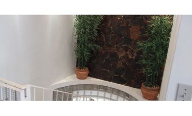 Se Vende amplia residencia a 50 metros de distancia de Playa Coronado