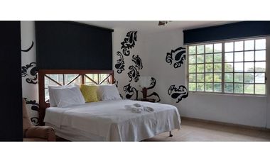 Se Vende amplia residencia a 50 metros de distancia de Playa Coronado