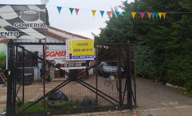 Excelentes Lotes de 17x50m, con casa a reciclar U$S 200.000