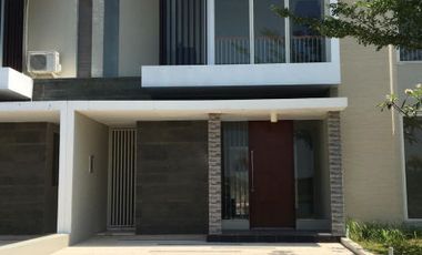 Rumah Semi Furnish Dijual North West Lake Surabaya KT