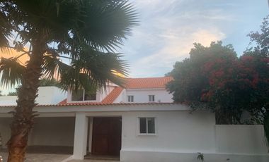 Hermosa Residencia en La Ceiba con vista al campo