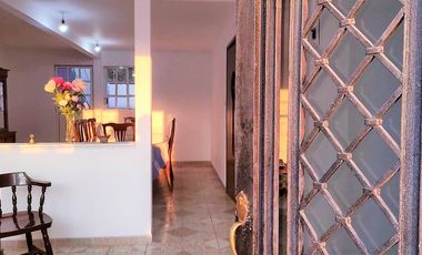 Inmueble / Casa con Local Comercial, sobre Av. 16 de Septiembre