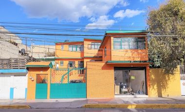 Inmueble / Casa con Local Comercial, sobre Av. 16 de Septiembre