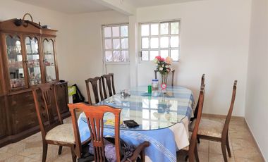 Inmueble / Casa con Local Comercial, sobre Av. 16 de Septiembre