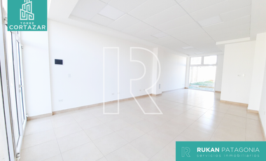 #Alquiler_RUKAN Local Comercial | TORRE CORTAZAR | Local 9 | 55 m2 |Calle J. M. ESTRADA | Caleta Olivia.