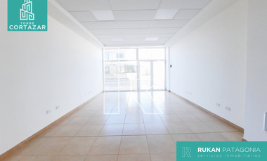 #Alquiler_RUKAN Local Comercial | TORRE CORTAZAR | Local 9 | 55 m2 |Calle J. M. ESTRADA | Caleta Olivia.