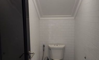 DIJUAL RUMAH MODERN BRAND NEW di Jl BENDA / KEBAYORAN BARU, JAKSEL