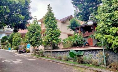 Rumah Villa di Dago Pakar Bandung dijual Siap Huni