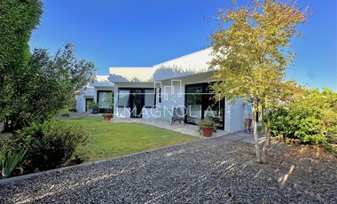 Casa en venta de 5 dorm. en Colina