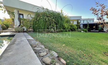Casa en venta de 5 dorm. en Colina