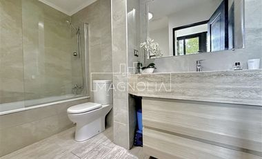 Casa en venta de 5 dorm. en Colina