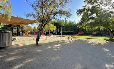 Casa en venta de 5 dorm. en Colina