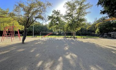 Casa en venta de 5 dorm. en Colina