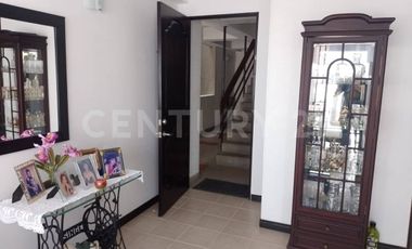 VENDO APARTAMENTO PRIMER PISO UNIDAD APARTAMENTOS EL LIMONAR