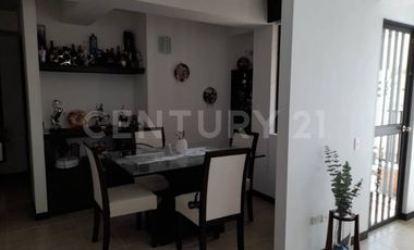 VENDO APARTAMENTO PRIMER PISO UNIDAD APARTAMENTOS EL LIMONAR