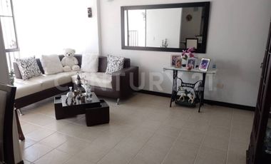 VENDO APARTAMENTO PRIMER PISO UNIDAD APARTAMENTOS EL LIMONAR