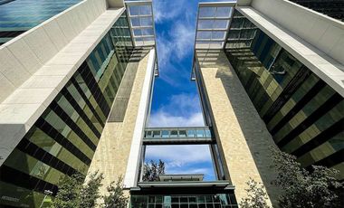 Oficina acondicionada en renta de 479m2 en zona Santa María