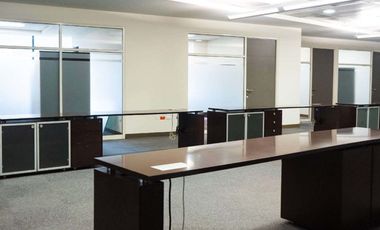 Oficina acondicionada en renta de 479m2 en zona Santa María