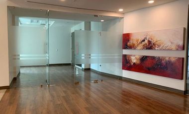 Oficina acondicionada en renta de 479m2 en zona Santa María