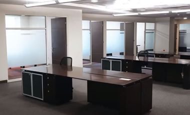 Oficina acondicionada en renta de 479m2 en zona Santa María
