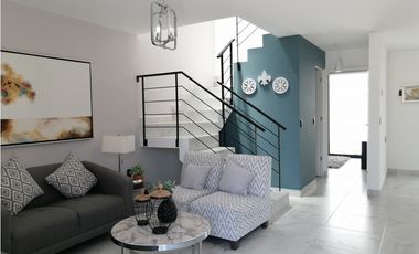 CASA EN VENTA EN ZARU FRENTE A ZAKIA EL MARQUES QUERETARO GAA