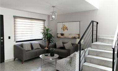 CASA EN VENTA EN ZARU FRENTE A ZAKIA EL MARQUES QUERETARO GAA