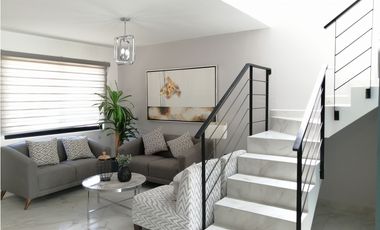 CASA EN VENTA EN ZARU FRENTE A ZAKIA EL MARQUES QUERETARO GAA