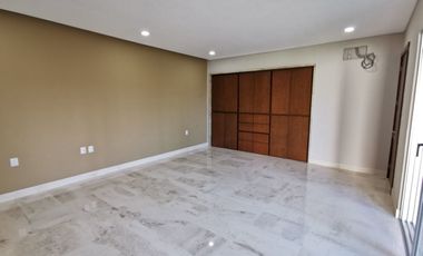 Casa Lujosa en Residencia en Las Palmas Green  con Alberca