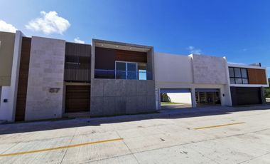 Casa Lujosa en Residencia en Las Palmas Green  con Alberca