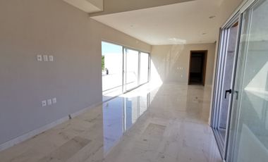 Casa Lujosa en Residencia en Las Palmas Green  con Alberca