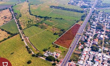 Terreno comercial en venta Carretera Xalapa - Veracruz; uso de suelo mixto