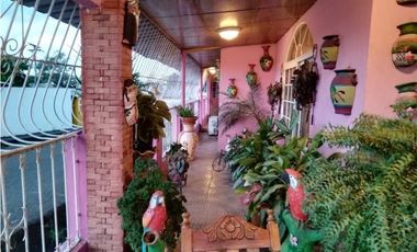 Sea Confiable Vende Casa de Esquina en Villa Belen (Las Mañanitas)